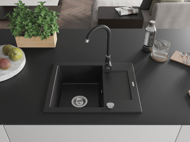 Γωνιακή βαλβίδα στο νεροχύτη