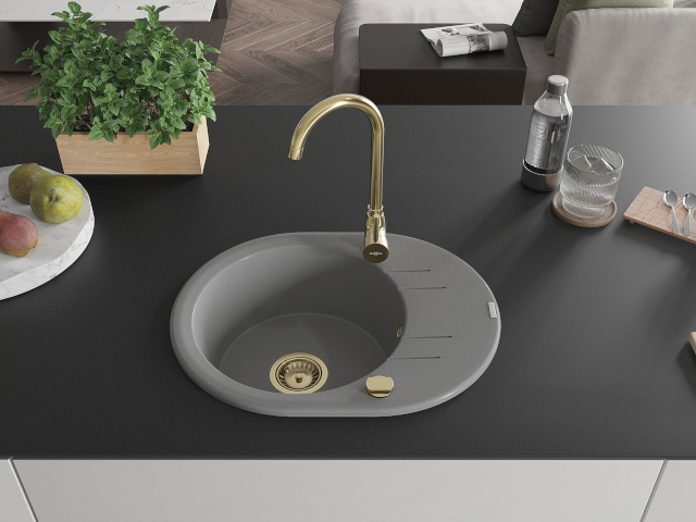 Νεροχύτης με χρυσή μπαταρία και σιφόν