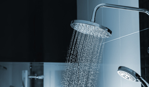 Βροχή στο επιτοίχιο σύστημα μπανιέρας - αξίζει;