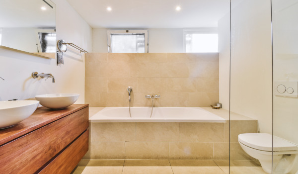 Επένδυση μπανιέρας - πώς να κατασκευάσετε επένδυση για ορθογώνια και γωνιακή μπανιέρα;