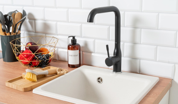 Λευκός νεροχύτης: πρακτικότητα και συντήρηση - αξίζει τον κόπο;