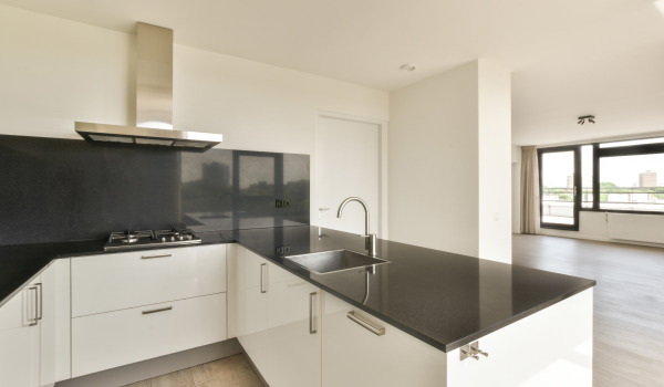 Πώς να διαχωρίσετε την κουζίνα από το σαλόνι; Τρόποι που αξίζει να ξέρετε