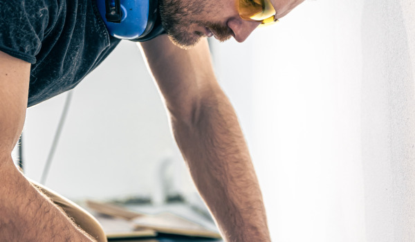 Με τι να κόψετε τα βινυλικά πάνελ;