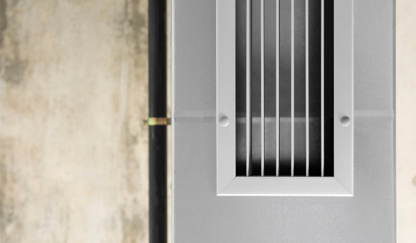 Πώς να συνδέσετε τον ανεμιστήρα μπάνιου με το φωτιστικό;