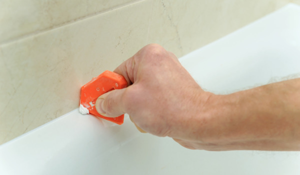 Πώς να σφραγίσετε τη ντουζιέρα με τη βάση;