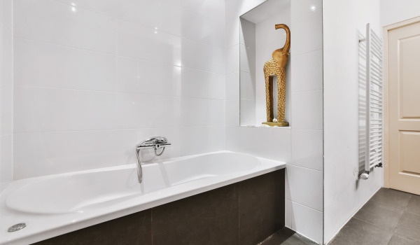 Πώς να κλείσετε μια ορθογώνια μπανιέρα;